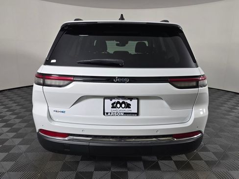 Used 2023 Jeep Grand Cherokee 4WD 4xe image 4