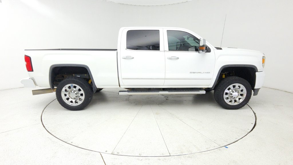 Used 2015 GMC Sierra 2500 Denali w/ Duramax Plus Package AWD/4WD image 8
