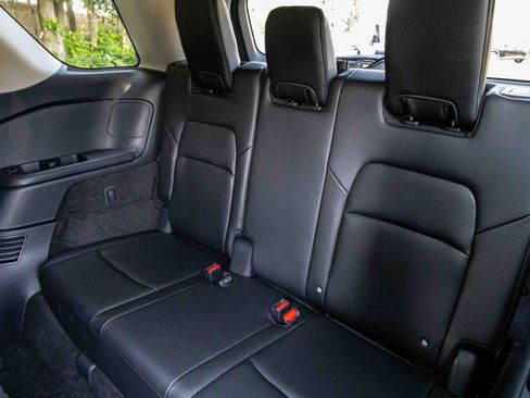 Certified 2024 Nissan Pathfinder SL image 23