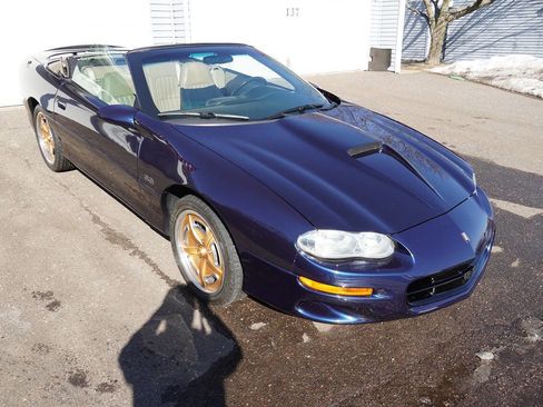 Used 2002 Chevrolet Camaro Z28 w/ SS Performance/Appearance Pkg image 17