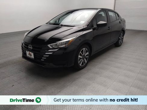 Used 2025 Nissan Versa SV FWD image 1