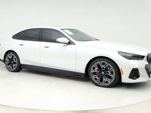 Used 2025 BMW i5 xDrive40 w/ M Sport Package AWD/4WD image 3