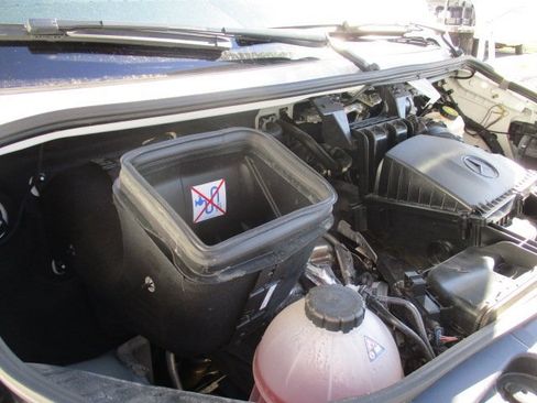 Used 2024 Mercedes-Benz Sprinter 2500 image 19