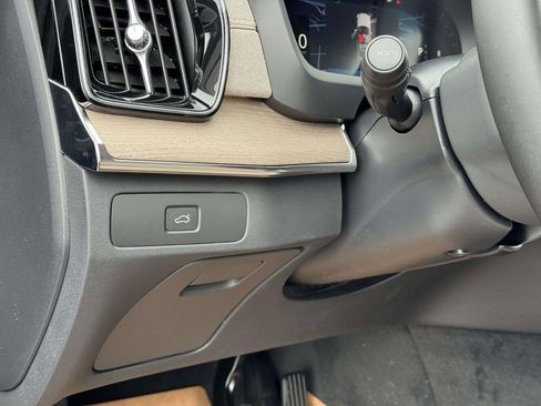 New 2026 Volvo XC90 B6 Ultra w/ Protection Package Premier AWD/4WD image 8
