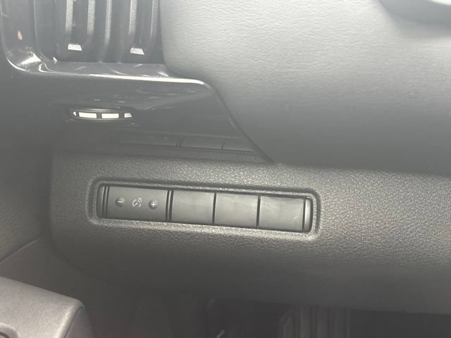 Used 2024 Nissan Pathfinder S AWD/4WD image 18