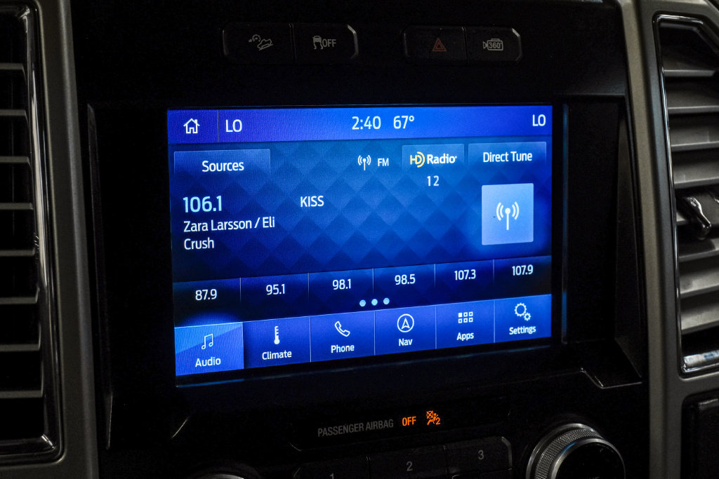 Used 2016 Ford F150 King Ranch w/ Equipment Group 601A Luxury AWD/4WD image 31