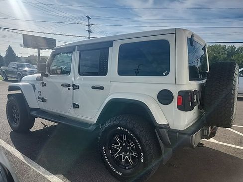 Used 2020 Jeep Wrangler Unlimited Sahara AWD/4WD image 2