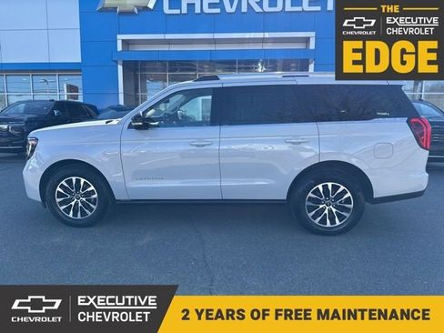 Used 2025 Ford Expedition Platinum AWD/4WD image 1