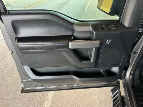 Used 2015 Ford F150 XLT w/ Equipment Group 302A Luxury image 11