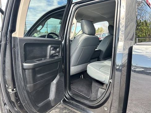 Used 2018 RAM 1500 Express AWD/4WD image 28