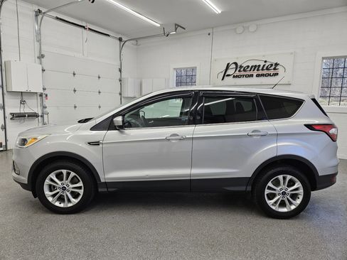 Used 2017 Ford Escape SE image 8