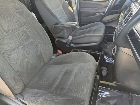 Used 2018 Dodge Grand Caravan SE image 8