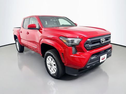 Used 2026 Toyota Tacoma SR5 w/ SR5 Upgrade Package AWD/4WD image 3