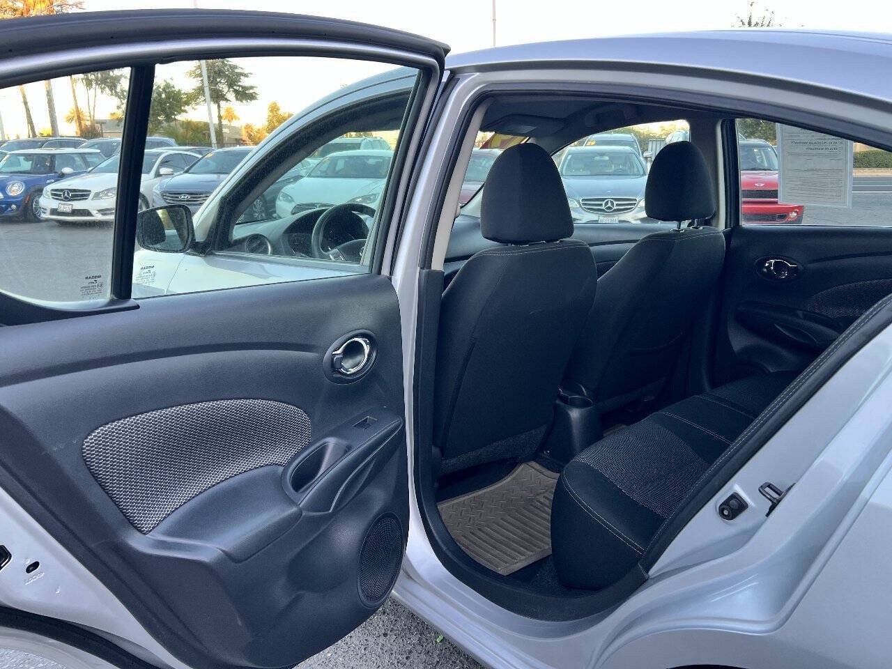 Used 2019 Nissan Versa SV FWD image 10