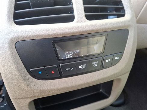 Used 2018 Honda Pilot EX-L image 11