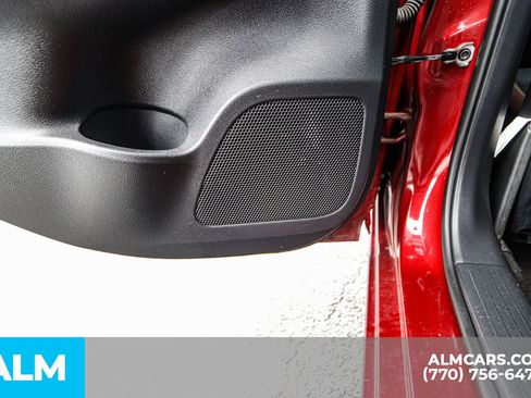 Used 2020 Nissan Versa SR w/ Convenience Package image 59