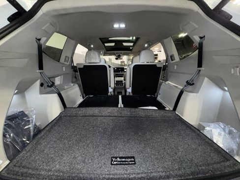 New 2026 Volkswagen Atlas SEL Premium R-Line image 24