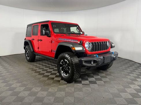 Used 2025 Jeep Wrangler Unlimited Rubicon 4xe w/ Safety Group AWD/4WD image 3