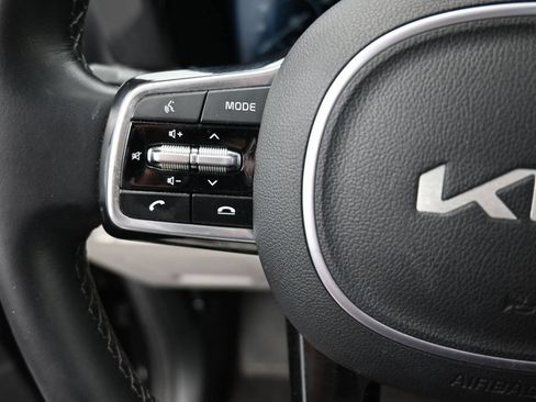 Used 2023 Kia Sorento SX AWD/4WD image 3