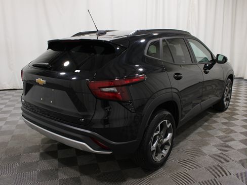 Used 2024 Chevrolet Trax LT w/ Driver Confidence Package FWD image 29