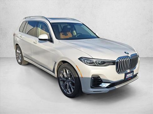 Used 2020 BMW X7 xDrive40i w/ Cold Weather Package image 3