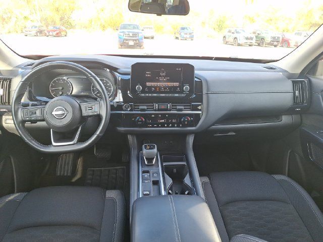 Certified 2024 Nissan Pathfinder SV FWD image 13