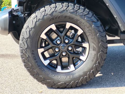 Used 2024 Jeep Wrangler Unlimited Rubicon 4xe AWD/4WD image 11