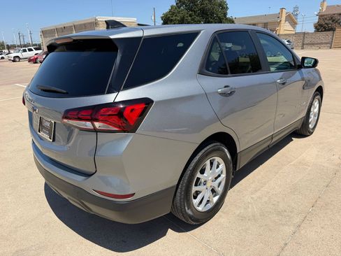 Used 2023 Chevrolet Equinox LS w/ LS Convenience Package FWD image 6