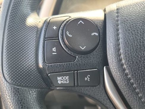 Used 2018 Toyota RAV4 LE w/ All Weather Liner Package FWD image 25