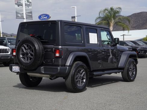 Used 2025 Jeep Wrangler Unlimited Sport AWD/4WD image 4