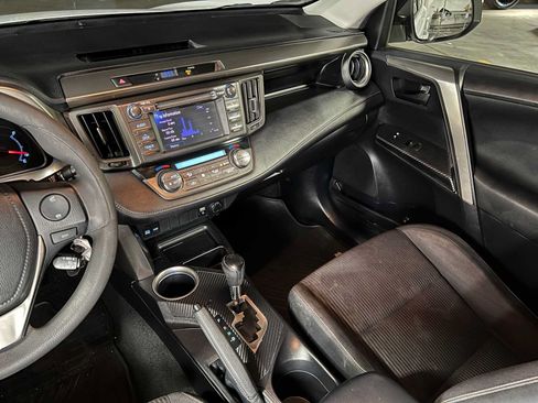 Used 2013 Toyota RAV4 XLE AWD/4WD image 36