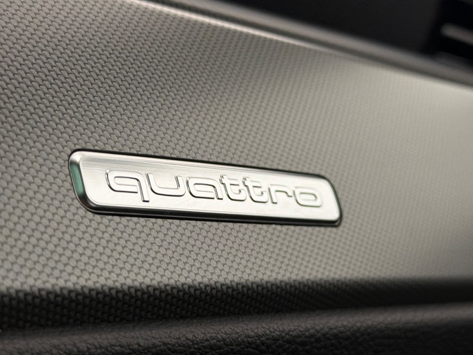 Used 2025 Audi Q3 2.0T Premium AWD/4WD image 35