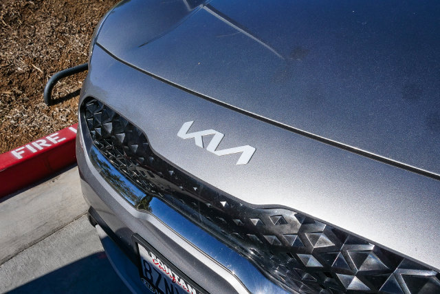 Certified 2022 Kia Niro LX FWD image 5