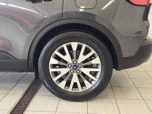 Used 2020 Ford Escape Titanium FWD image 12