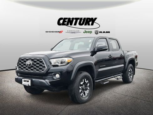 Used 2020 Toyota Tacoma TRD Off-Road w/ TRD Premium Off Road Package image 8