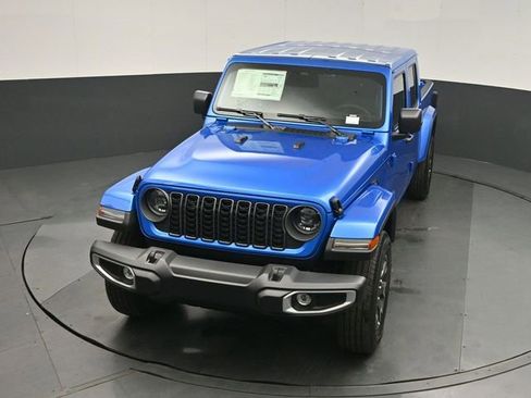 New 2026 Jeep Gladiator Sport AWD/4WD image 36