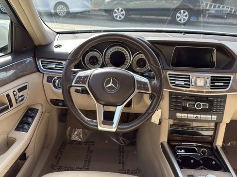 Used 2014 Mercedes-Benz E 350 4MATIC Sedan image 26