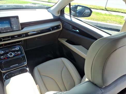 Certified 2022 Lincoln Nautilus Reserve w/ Equipment Group 201A image 18