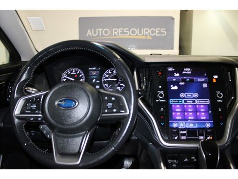 Used 2022 Subaru Outback Premium image 31