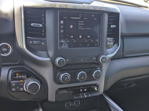 Used 2022 RAM 1500 Big Horn AWD/4WD image 14