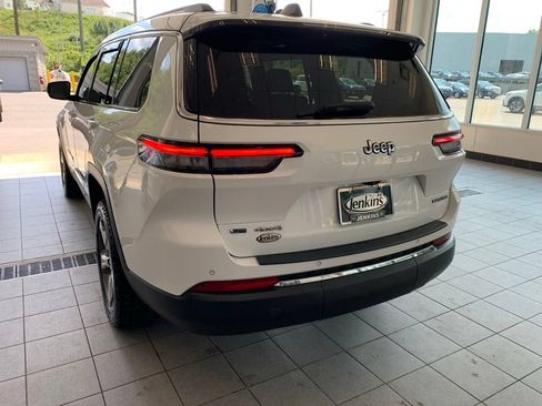 Used 2021 Jeep Grand Cherokee L Limited AWD/4WD image 8