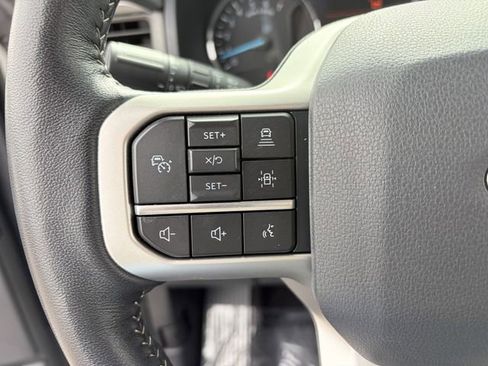 Used 2023 Ford Expedition XLT RWD image 9