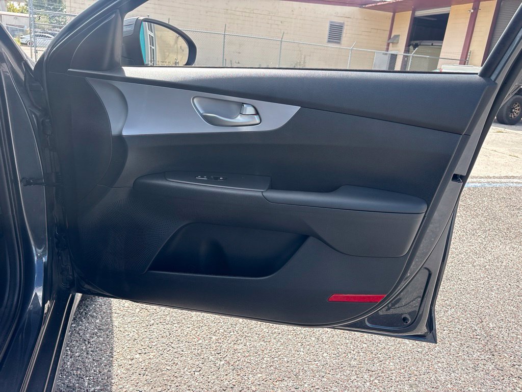 Used 2024 Kia Forte LXS w/ LXS Technology Package FWD image 19