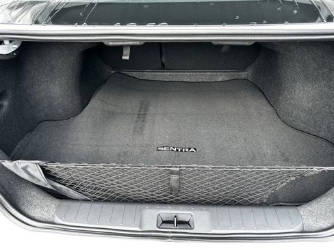 New 2025 Nissan Sentra SR w/ Midnight Edition image 12