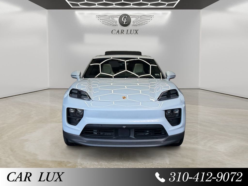 Used 2026 Porsche Macan 4S Electric AWD/4WD image 8