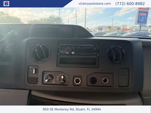 Used 2010 Ford E-150 and Econoline 150 RWD image 16