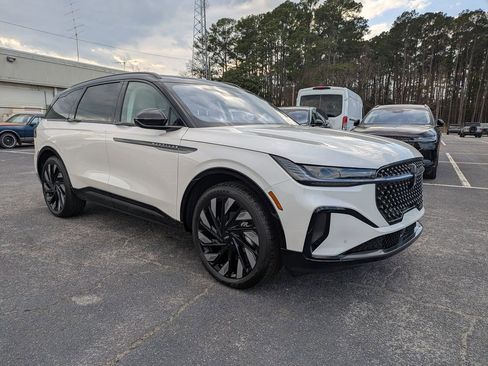 New 2026 Lincoln Nautilus Reserve AWD/4WD image 2