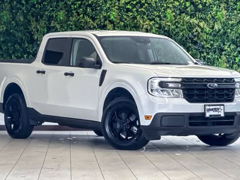 Used 2024 Ford Maverick XL FWD image 2