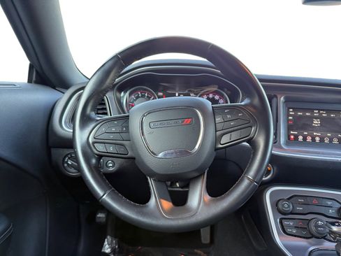 Used 2020 Dodge Challenger SXT image 12