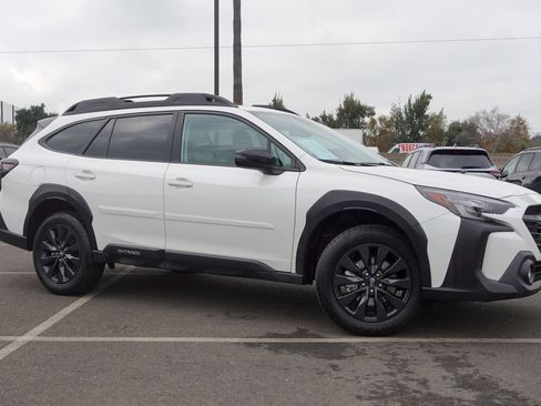 Certified 2025 Subaru Outback Onyx Edition image 4